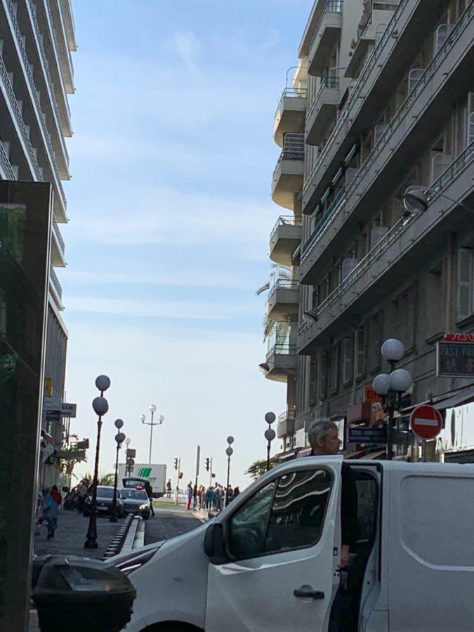 Beau Studio A 50M De La Plage Ница Екстериор снимка